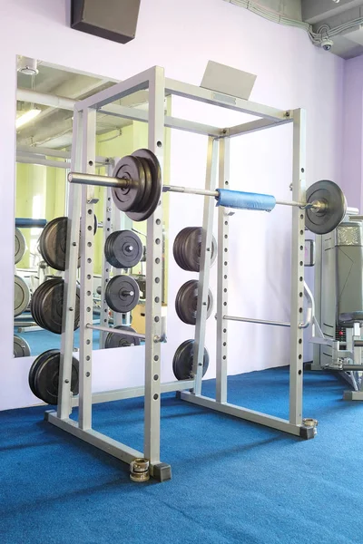 Interior de uma sala de fitness — Fotografia de Stock