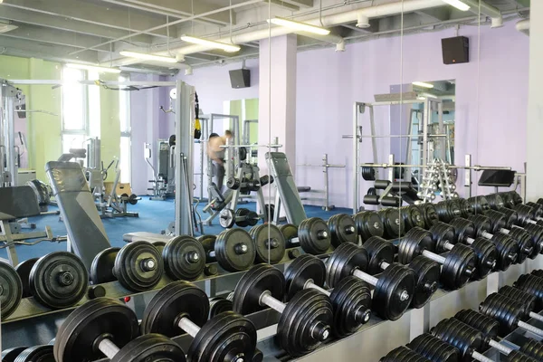 Interior de uma sala de fitness — Fotografia de Stock