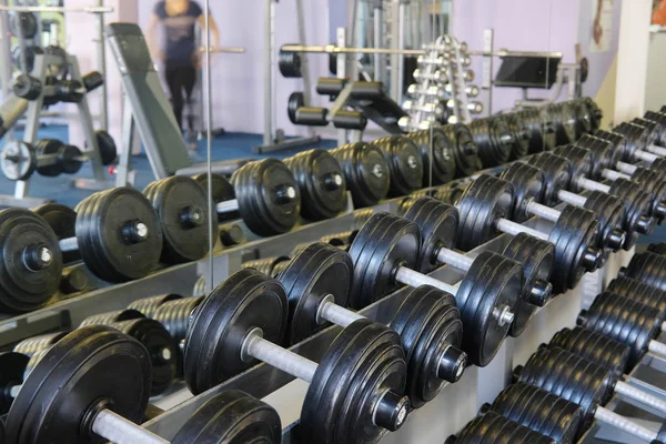 Interior de uma sala de fitness — Fotografia de Stock