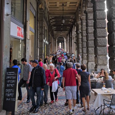 insanlar bir Bologna Merkezi