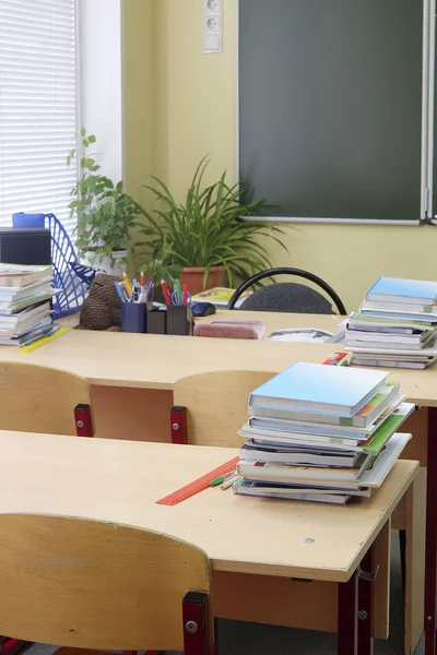 Innenraum einer leeren Schulklasse — Stockfoto