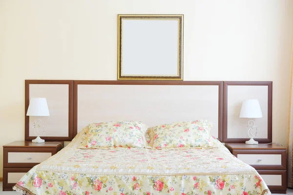 Interior of a hotel bedroom — Stock Photo, Image