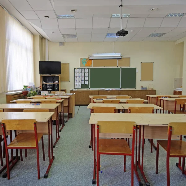 Interior de uma escola vazia — Fotografia de Stock