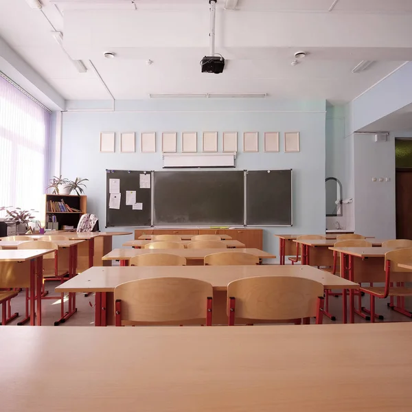 Interior de uma escola vazia — Fotografia de Stock