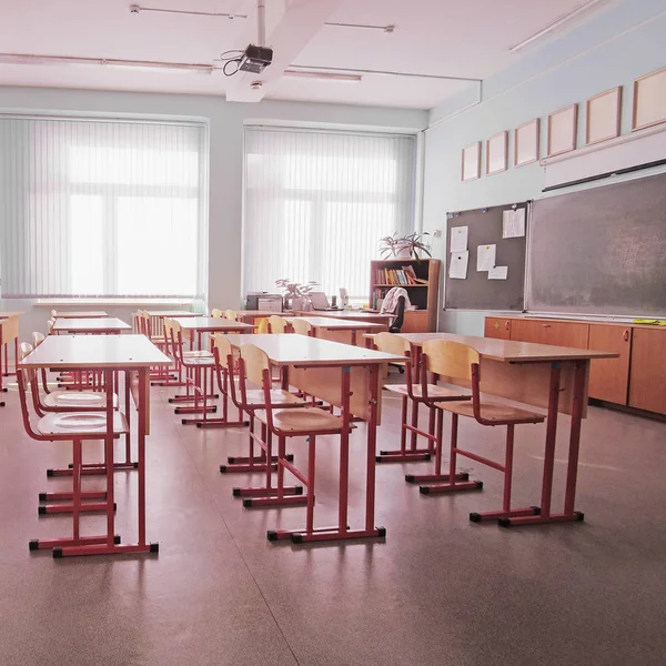 Wnętrze klasy puste szkoły — Zdjęcie stockowe