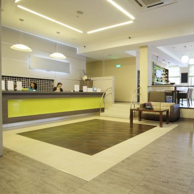 bekleme odası ile bir masa saatleri