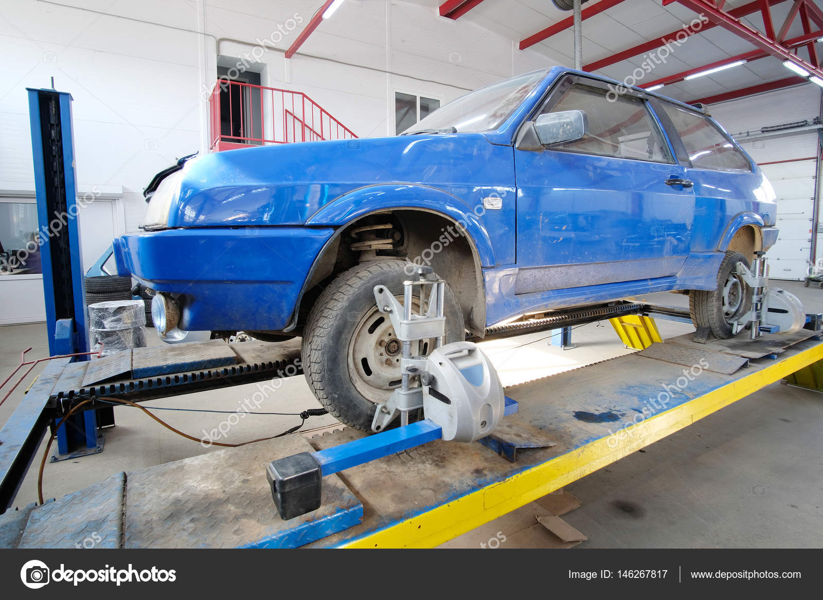 Equipment of wheel alignment angle control — Stock Photo © uatp12 ...