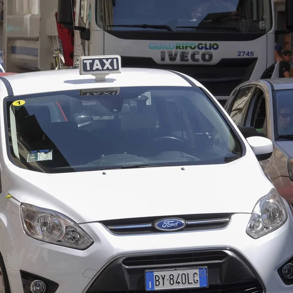 Taxi en Florencia — Foto de Stock