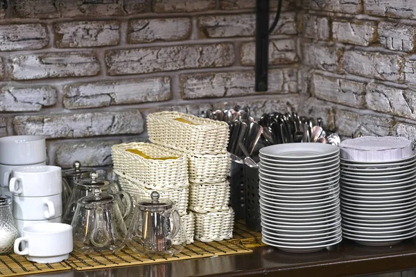 Tableware, prepared for serving on tables in a restaurant — Stock Photo, Image