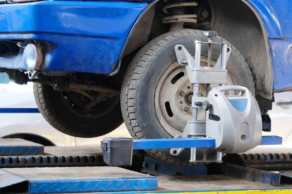 Equipment of wheel alignment angle control — Stock Photo, Image