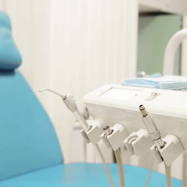 Современный стоматологический кабинет — стоковое фото