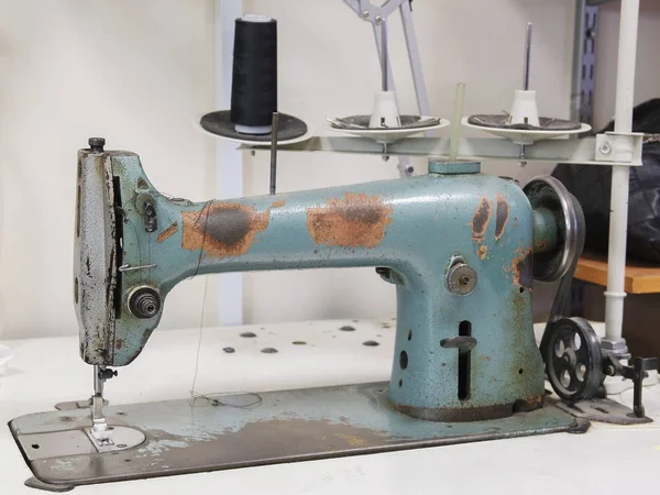 Máquina de costura profissional — Fotografia de Stock