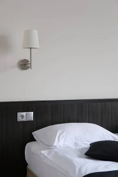 Interior of a hotel bedroom — Stock Photo, Image