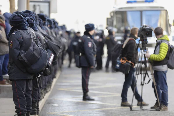 Policía en una manifestación de protesta en Moscú —  Fotos de Stock
