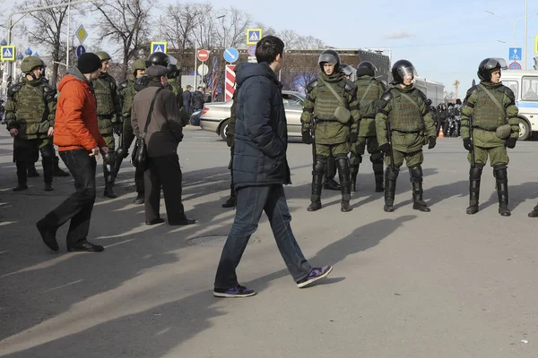 Polisen på en protest demonstration i Moskva — Stockfoto