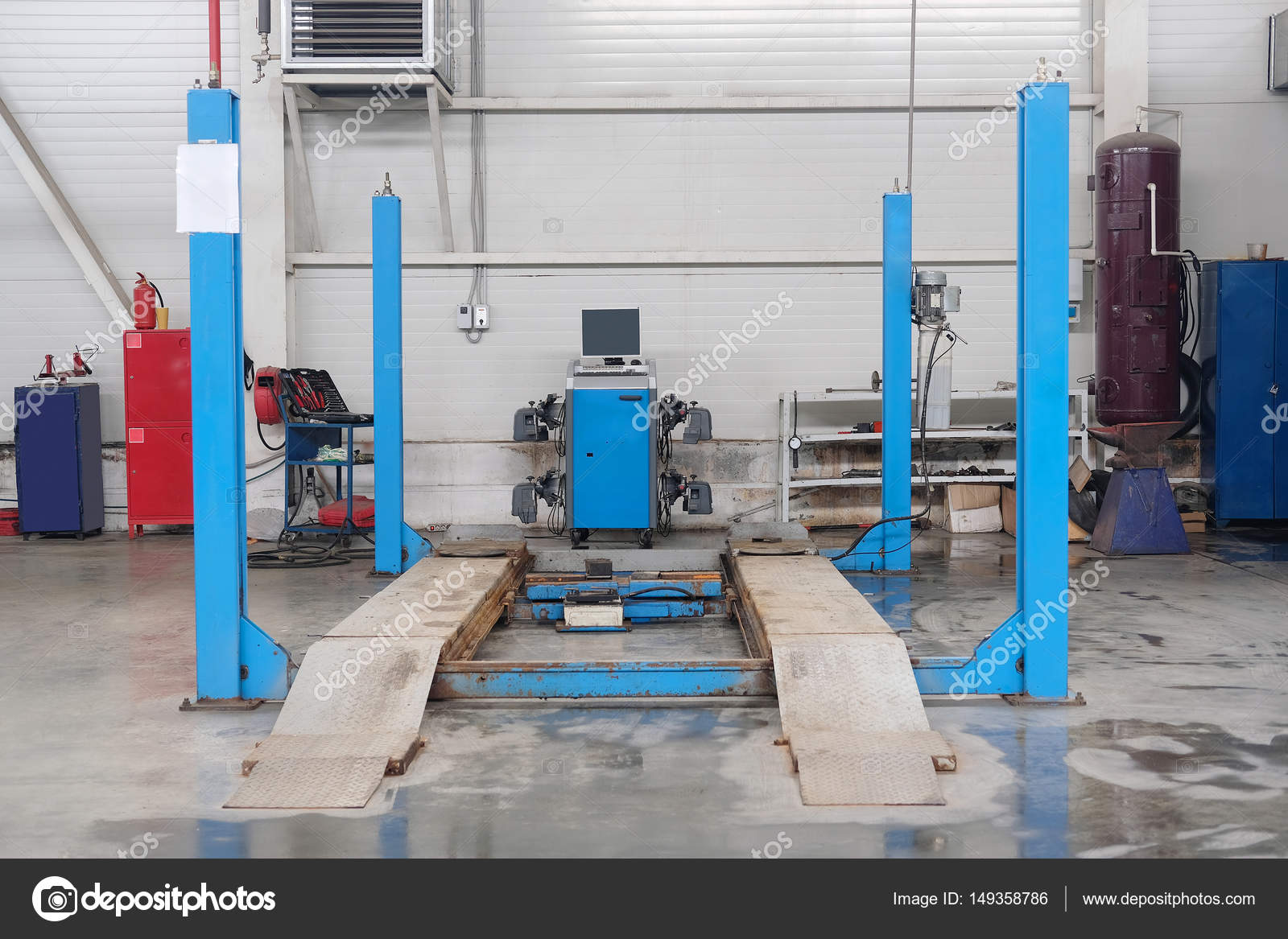 bay of wheel alignment Stock Photo by ©uatp12 149358786