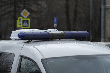 ışık Çubuğu'nda bir polis arabası