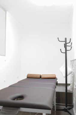 Masaj tablo boş bir odada