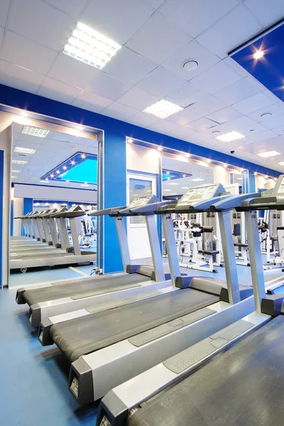 Interno di una sala fitness — Foto Stock