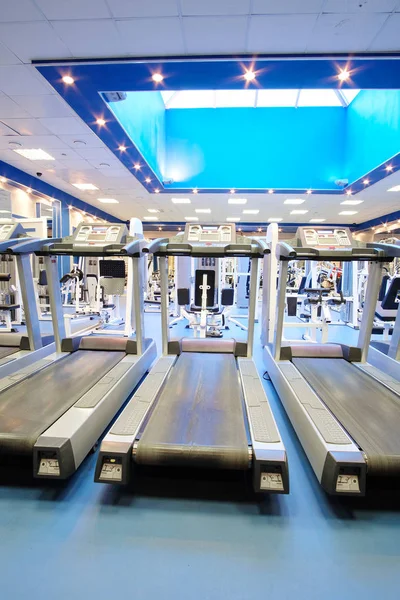 Interno di una sala fitness — Foto Stock