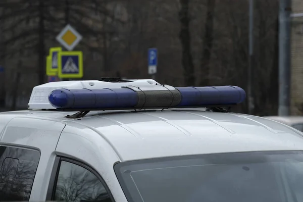 Barre lumineuse sur une voiture de police — Photo
