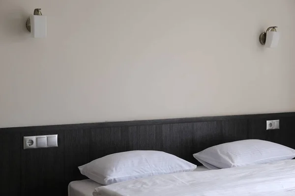 A hotel bedroom — Stock Photo, Image