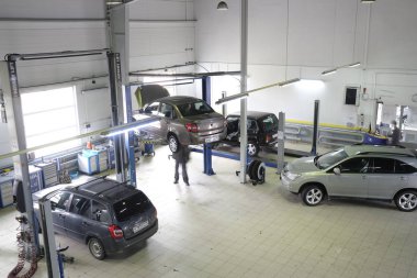 Otomobil araba onarım istasyonu