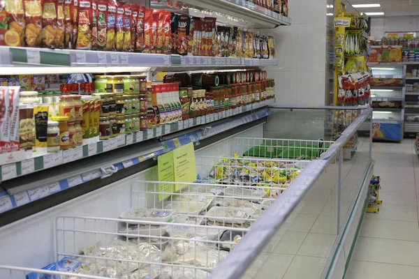 Intérieur d'un supermarché — Photo