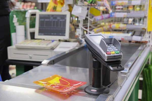 Interiér bodu pokladny v supermarketu — Stock fotografie