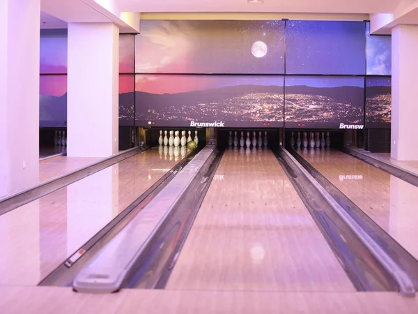 Interior de un club de bolos en Serpuhov — Foto de Stock