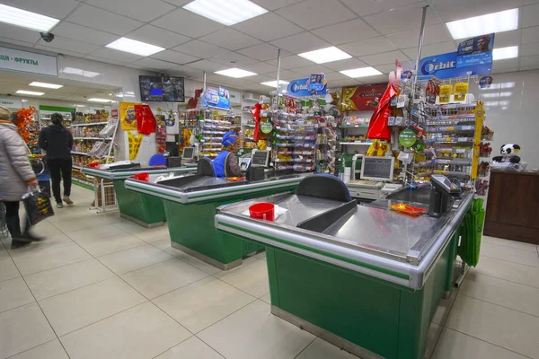 Interieur van een supermarkt in Kaloega — Stockfoto