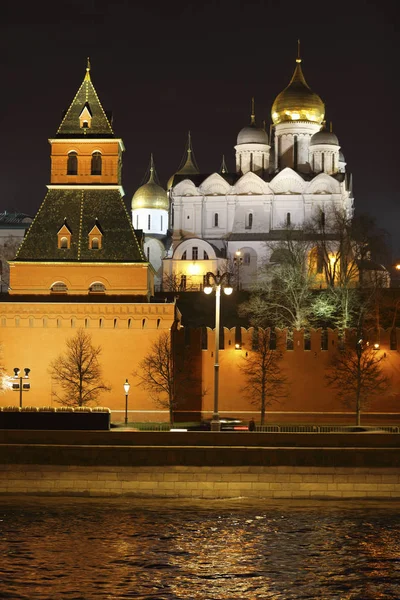 Московский Кремль ночью — стоковое фото