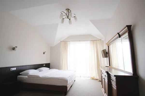 Interior of a hotel bedroom — Stock Photo, Image