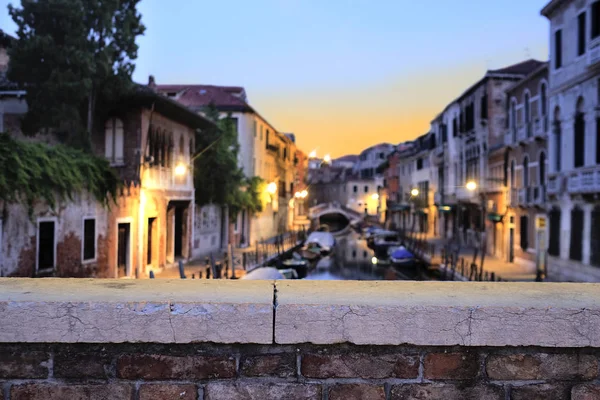 Paysage nocturne avec l'image du canal à Venise — Photo