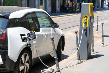 elektrikli otomobil masraflar Milano