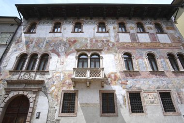 Trento eski bir evde bir duvara fresco