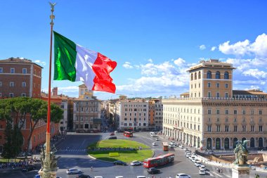 veiw Venedik Meydanı İtalya Merkezi Roma, İtalya ve Devlet bayrağı açık arka plan