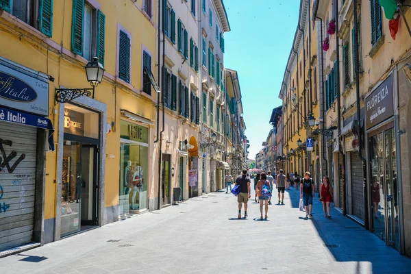 Straße im Zentrum von Pisa — Stockfoto