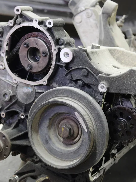 Bir araba motorunun parçası