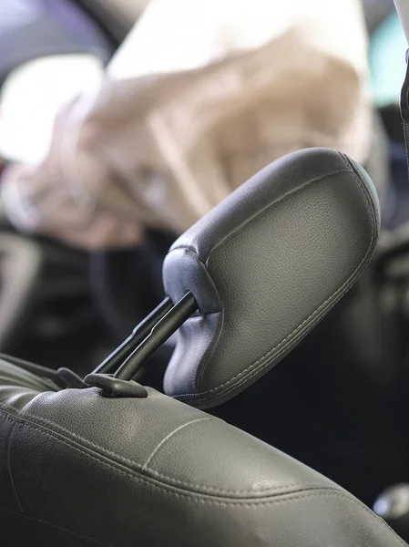 Auto interieur met de geopende airbag — Stockfoto