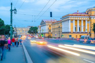  akşam trafiğinde Sankt-peterburg