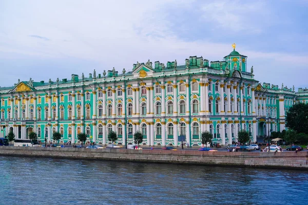Dvortsovaya töltésen St. Petersburg — Stock Fotó