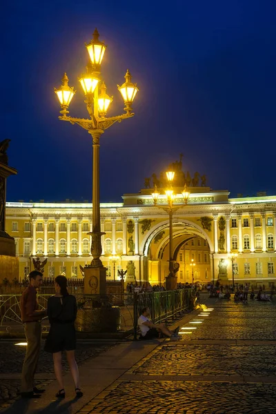 Building of Hermitage and Winter palace in Sankt-peterburg — Stock Photo, Image