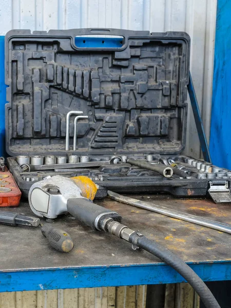 Werkplek in een auto reparatie station — Stockfoto