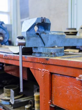 Yardımcısı bir atölye