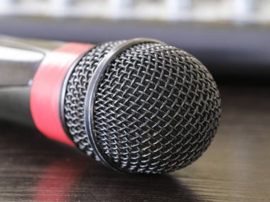 Bir mikrofonu kapatmak