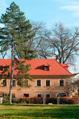 Bir binanın görüntüsünü Kutna Hora, Çek Cumhuriyeti - Nivember, 24, 2017: