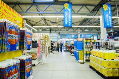 Klimovsk, Moscow region, Russsia - Ekim, 16, 2017: iç araba bileşenleri Shop Klimovsk, Rusya Federasyonu