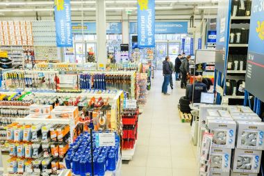 Klimovsk, Moscow region, Russsia - Ekim, 16, 2017: iç araba bileşenleri Shop Klimovsk, Rusya Federasyonu