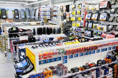 Klimovsk, Moscow region, Russsia - Ekim, 16, 2017: iç araba bileşenleri Shop Klimovsk, Rusya Federasyonu